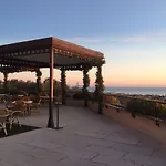 Hotel Maria &