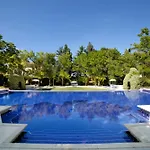 Hotel Maria &
