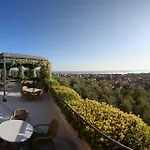 Hotel Maria &