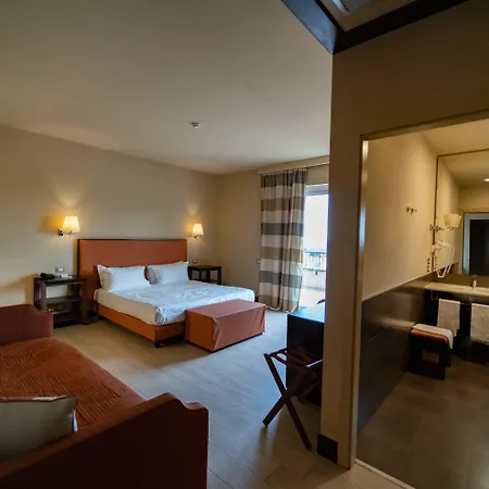 Maria & ホテル 4*