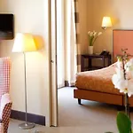 Maria & Hotel