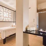 Hotel Maria & 4*