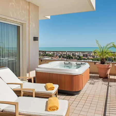 Hotel Maria &