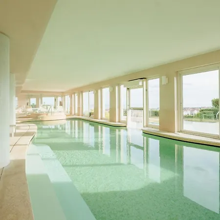 Maria & Hotel 4*