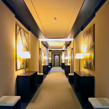 Hotel Maria & 4*