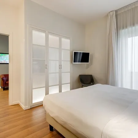 Hotel Maria &