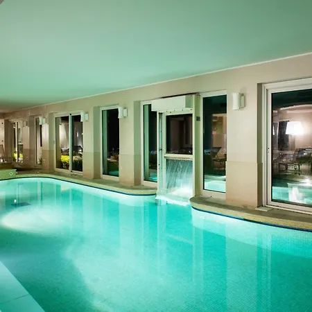 Hotel Maria &