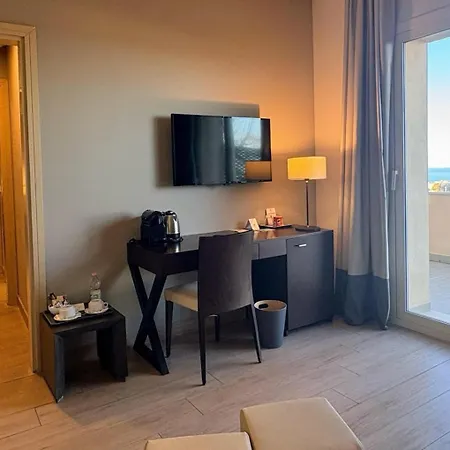 Hotel Maria & 4*