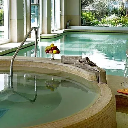 Hotel Maria &
