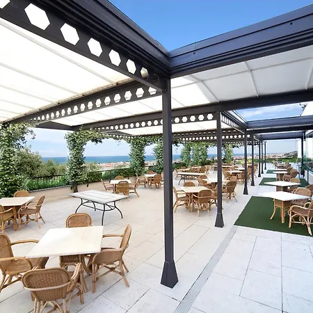 Maria & Hotel 4*