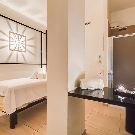 Hotel Maria &